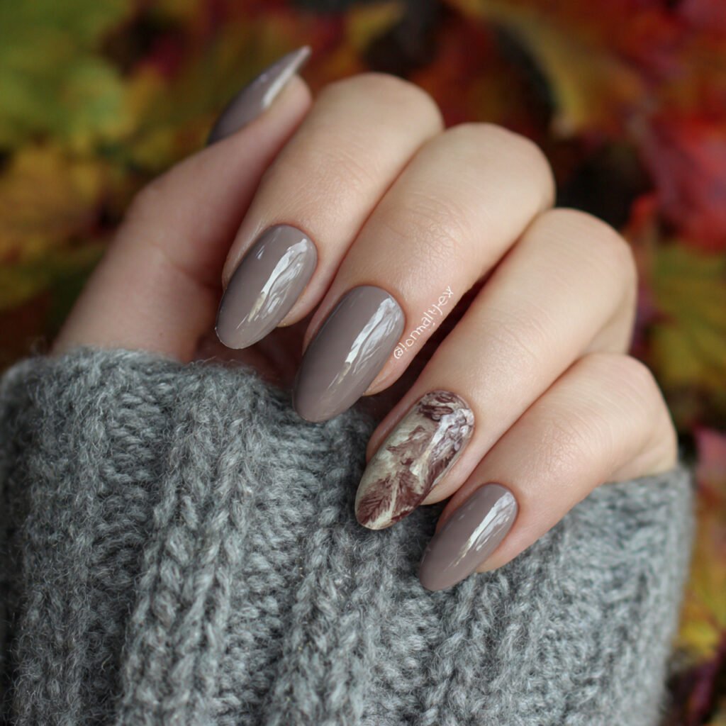cozy taupe high gloss nature background nails