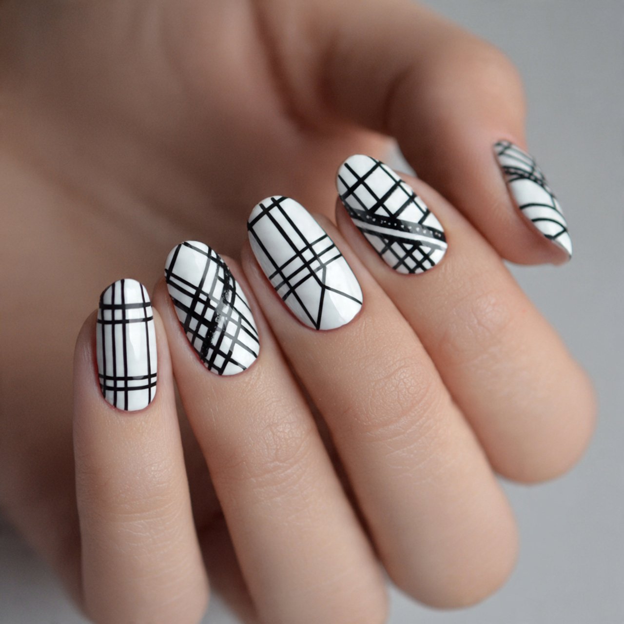 geometric black and white nails nature look nails