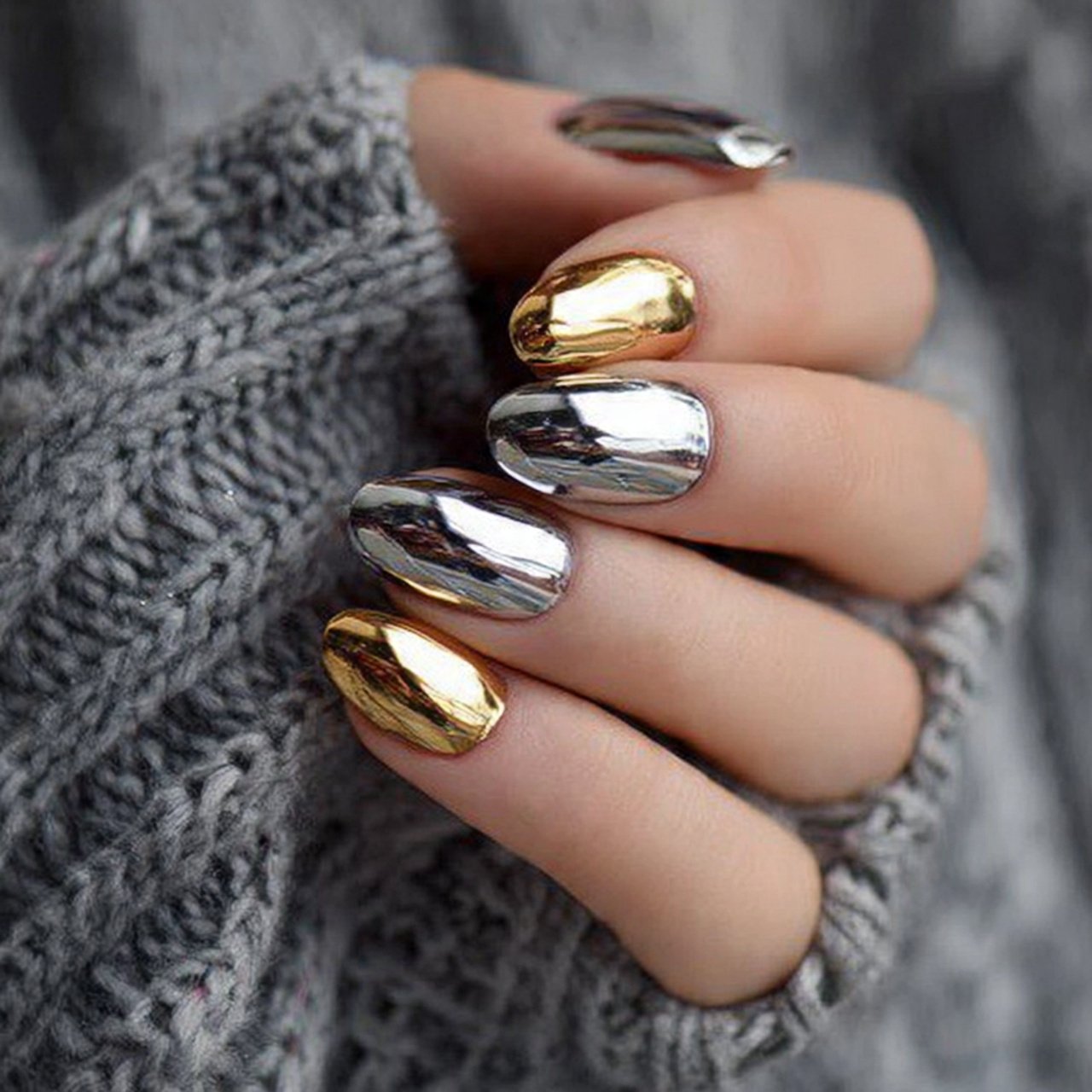 New York Nails: 15 Trendy Designs for the Ultimate Urban Manicure 4 metallic chrome nails attractive nails