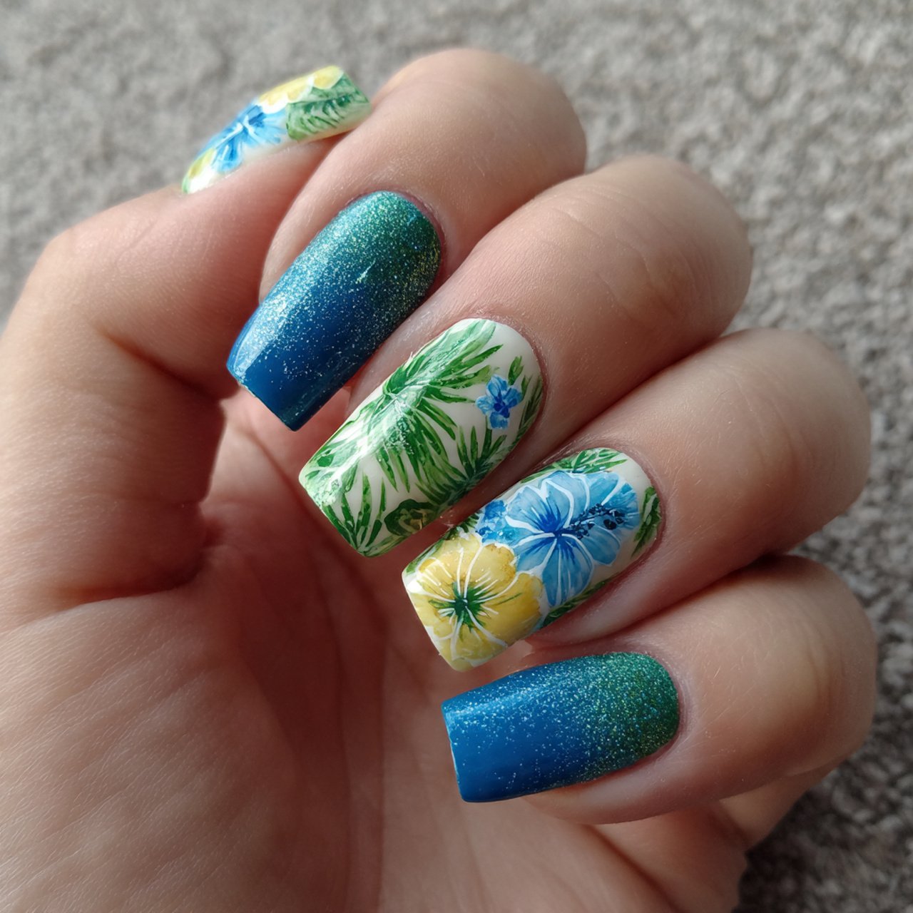 tropical flower accent one or two nails only natur