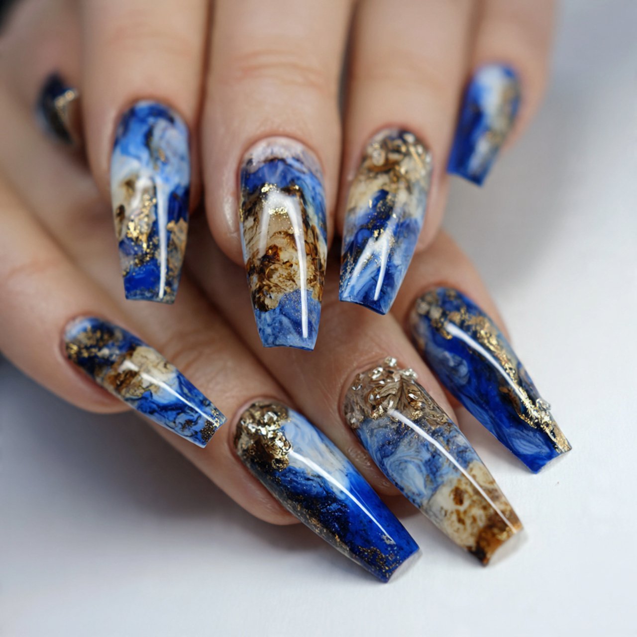 blue and brown tortoiseshell mix nails gorgeous na