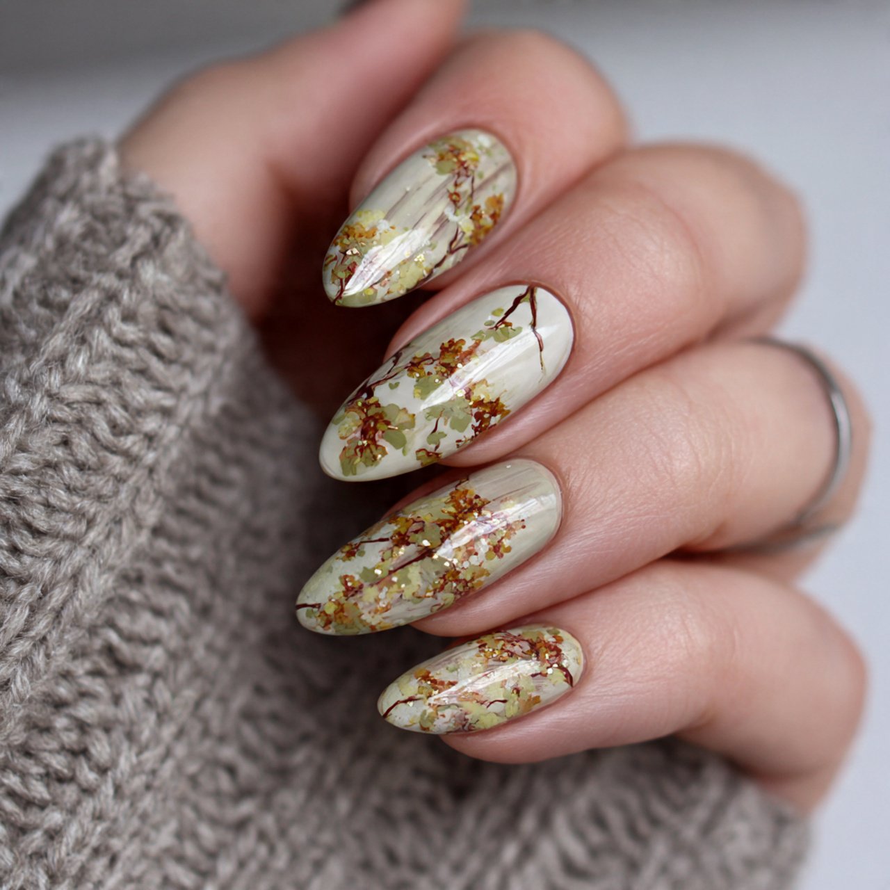 glossy almond nails nature look nails