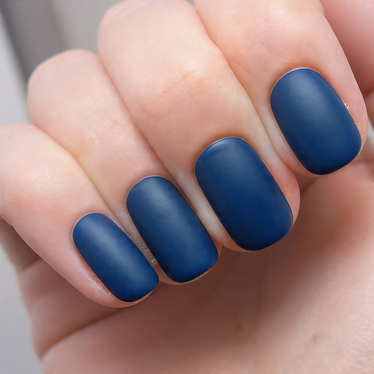 short navy office luxe nails natural look nails