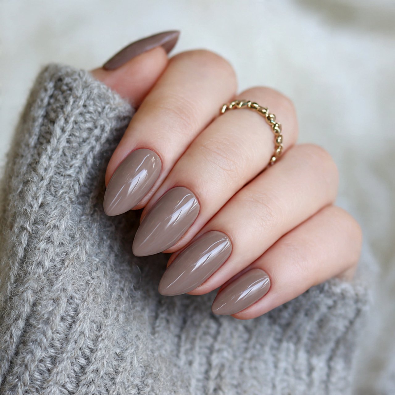 soft mocha minimalist almond slaying nails