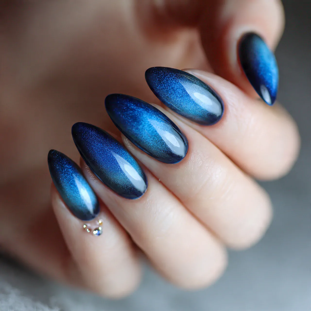 blue cat eye ombre nails
